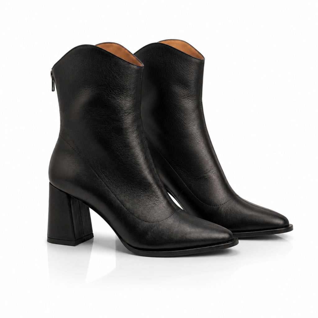 DARK BOOTS