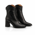 DARK BOOTS