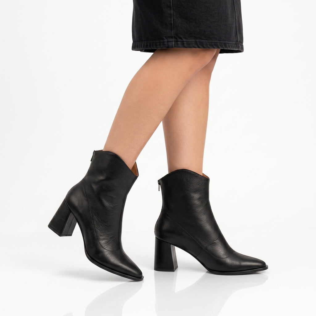 DARK BOOTS